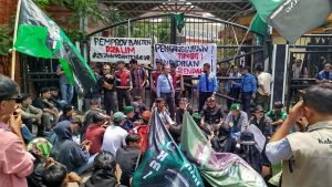 Rayakan HUT Banten ke-24, HMI MPO BADKO Banten Gelar Aksi.
