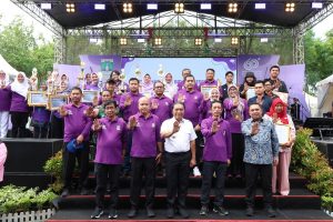 Hari Kesehatan Nasional ke 60 Tingkat Provinsi Banten, Pj Gubernur Banten Al Muktabar: Tubuh Sehat Kunci Menjalankan Aktivitas.
