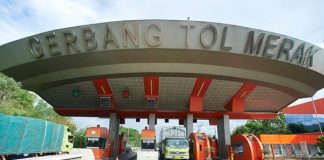Gerbang Tol Merak.