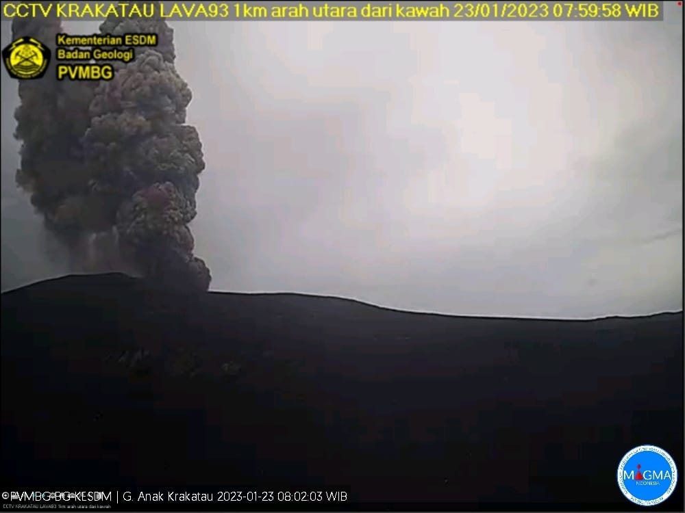 Tahun Baru Imlek 2023 , Gunung Anak Krakatau 9 Kali Meletus