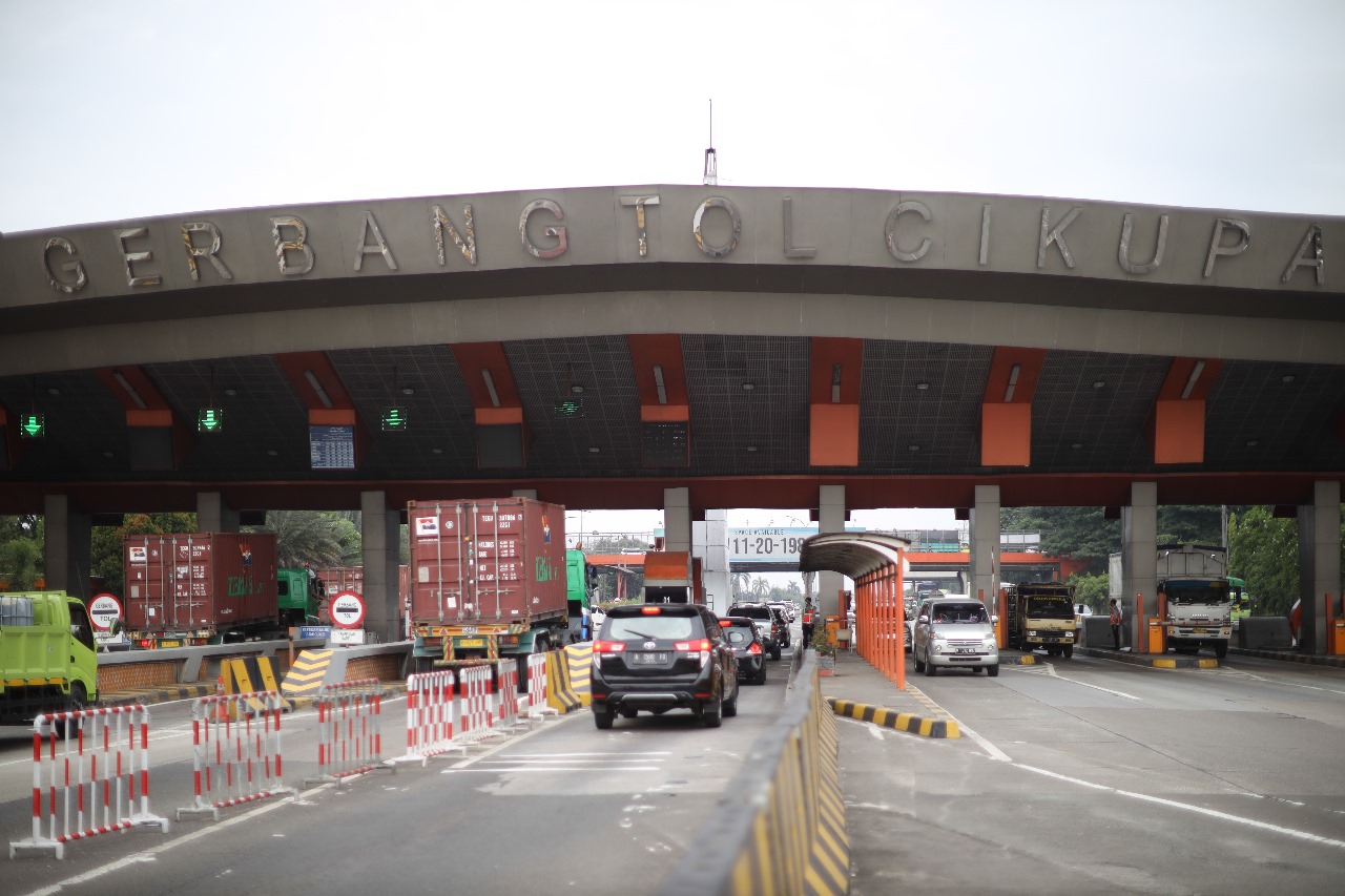 Jelang Tahun Baru 2024, Hampir 2 Juta Kendaraan Lintasi Ruas Tol Tangerang – Merak