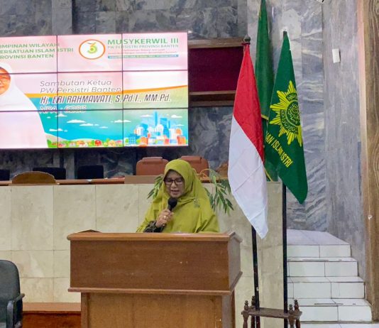 Ketua PW Persistri Banten.