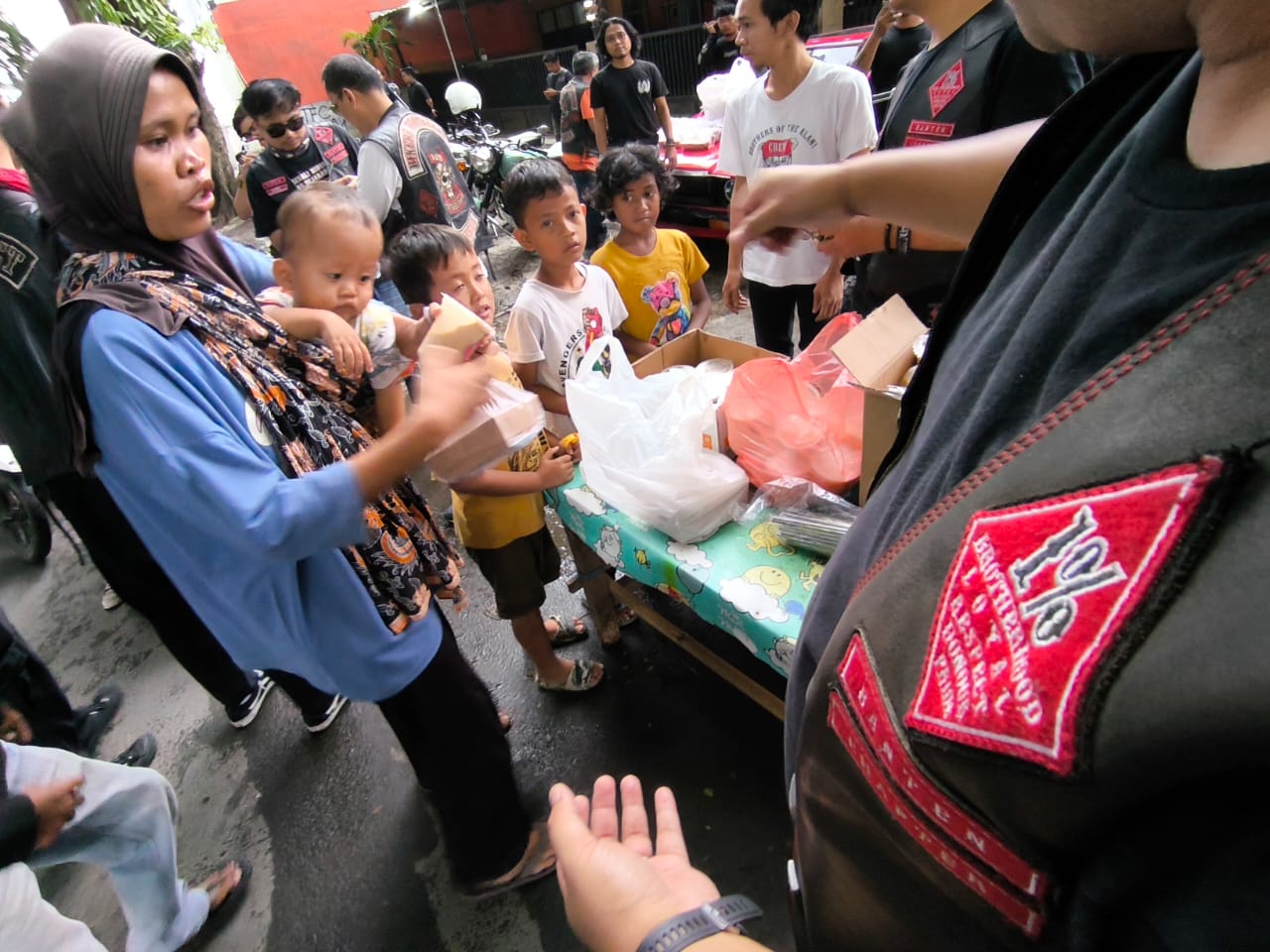 Bikers Brotherhood 1% MC Chapter Banten Berbagi Kebahagian di Ramadhan