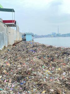 Pantai Teluk Labuan Pandeglamg,Kamis (22/5/2025).