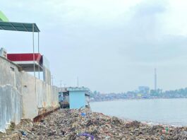 Pantai Teluk Labuan Pandeglamg,Kamis (22/5/2025).
