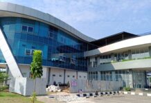 Pembangunan Minimarket di ruang hijau terminal palupatan Serang.