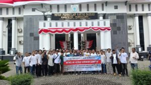 Gelar Aksi Tolak Kesepakatan Antar Daerah,Warga : Pemkab Pandeglang Jangan Paksakan Terima Sampah Tangsel.