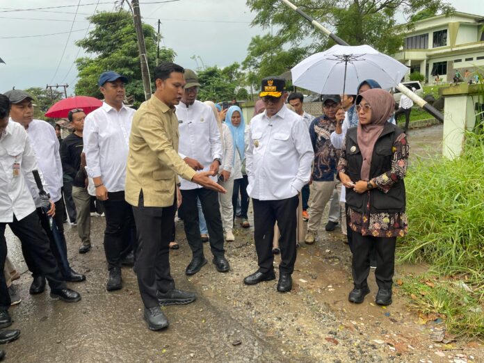 30 Tahun Rusak Parah, Jalan Desa Cadasari-Kaduela Pandeglang Diperbaiki Pemprov Banten .