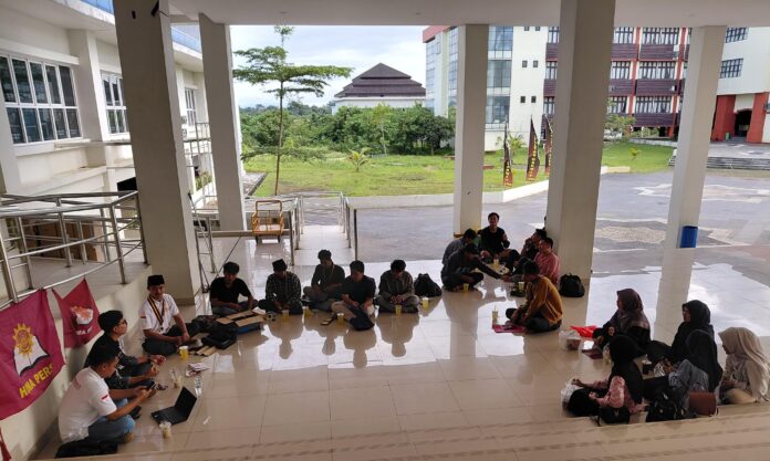 Gelar Diskusi, HIMA PERSIS Bahas Manifesto dan Sepuluh Titah Perjuangan.