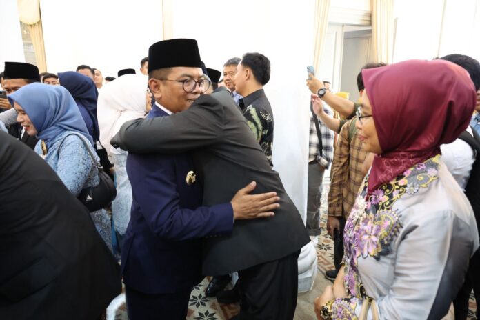 Gubernur Banten Andra Soni Memelul Lutfi Mujahidin ,yang dilantik jadi Kalak BPBD Banten.