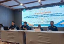 Ombudsman : Sebanyak 76 Persen Sekolah Swasta di Banten Kekurangan Sarana – Prasarana Ketua Ombudsman Banten Fadl (kedua dari kiri).