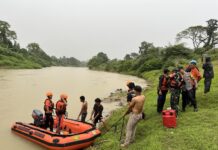 Asyik Maim di Bantaran, Bocah 9 Tahun Hanyut di Sungai Ciujung Banten Tim SAR Gabungan di sungai ciujung.