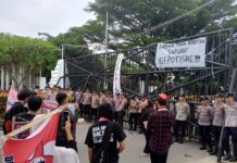 GMNI : Setahun Andra-Dimyati, Pengangguran Banten Masih Tinggi Aksi GMNI Serang di KP3B, Rabu 18 Februari 2026.