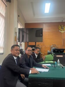 Para kuasa hukum Sekda Cilegom Maman.