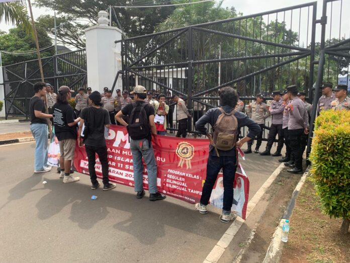 Aksi KMS 30 di depan KP3B,Kamis ,23 April 2026.