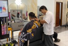 Dari Pangkas Rp8 Ribu ke Ajang Asia, Asep Lopang Buktikan Barber Bisa Jadi Profesi Bergengsi Asep Lopang.