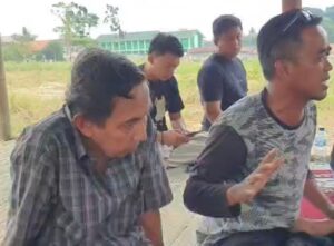 Pemilik tanah di Cikulur.