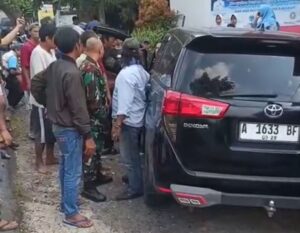 Insiden Maut di Majasari, Mobil Pejabat Pandeglang Tabrak Siswa dan Pedagang.