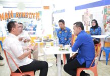 Wamendagri Bima Ngopi Bareng Budi Rustandi di Royal Baroe, Bahas Tata Kota Serang sebagai Wajah Ibu Kota Provinsi Wamendagri Bima Ngopi Bareng Budi Rustandi di Royal Baroe, Bahas Tata Kota Serang sebagai Wajah Ibu Kota Provinsi.