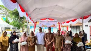 Warga Kecamatan Taktakan Serbu Pasar Murah Bersubsidi Yang DI Gelar Pemkot Serang Bersama PT ABM.