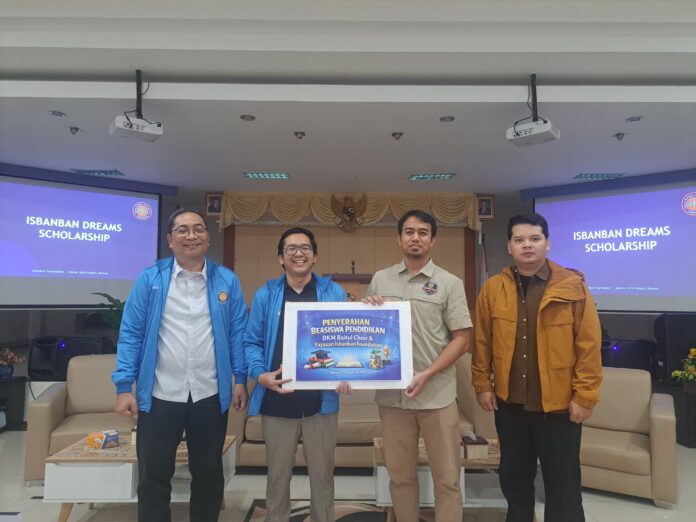 Gandeng Isbanban Foundation, DKM Baitul Choir Bea Cukai Merak Salurkan Beasiswa Pendidikan.