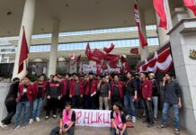 Ratusan Kader HIMA PERSIS Geruduk Kejaksaan Agung, Desak Bersih-Bersih Penegakan Hukum Massa aksi dari mahasiswa Himpunan Mahasiswa Persatuan Islam (Hima Persis) berunjuk rasa di Kejaksaan Agung, Jakarta Selatan, Selasa (4/8/2026).