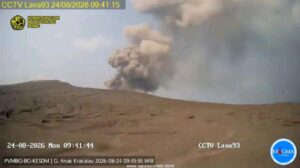 Penampakan letusan Gunung Anak Krakatau, 24 Agustus 2026 siang. (Foto: PVMBG.)