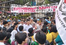 BEM Banten Bersatu Desak Pemprov Banten Benahi Pendidikan, Tambang dan Pemerataan Pembangunan Aksi BEM Banten Bersatu.