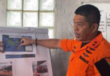 Hari Kedua, Lima Kapal Sisir 271 Mil Laut Cari 8 Orang Hilang di Anak Krakatau Kepala Kantor Basarnas Banten Al Amrad.